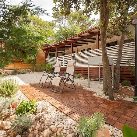 Mobile Posidonija אתר קמפינג ביוגראד נה מורו